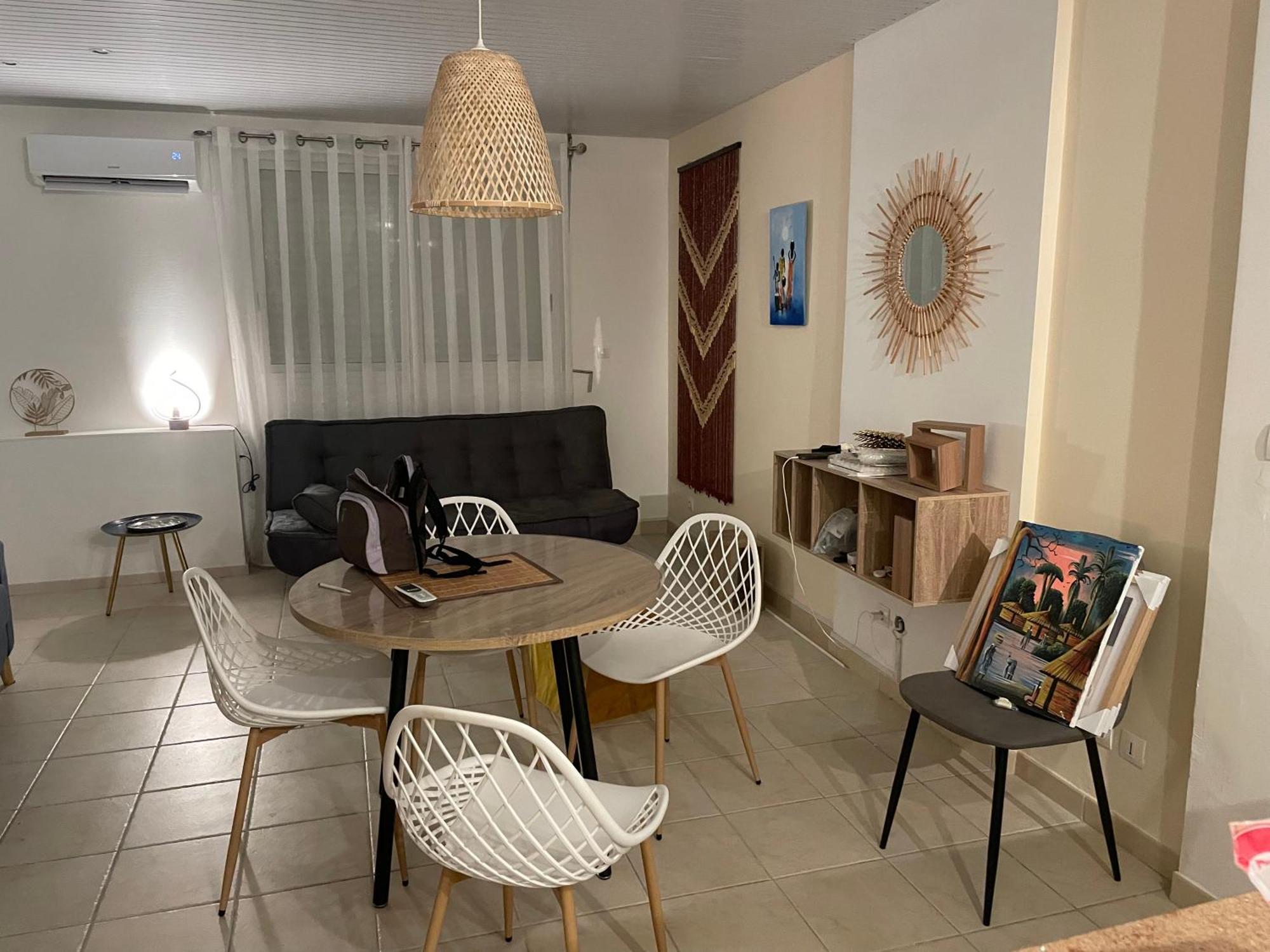 דירות Cosy T3 Au Coeur De Sainte Anne מראה חיצוני תמונה